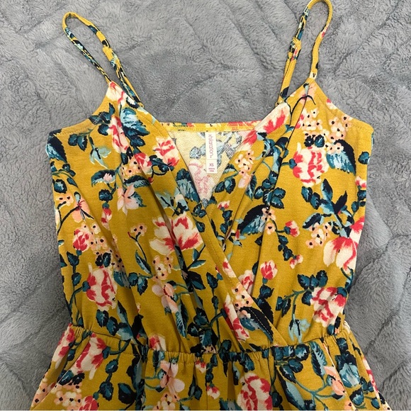 FLORAL YELLOW ROMPER SIZE XS - Picture 3 of 4
